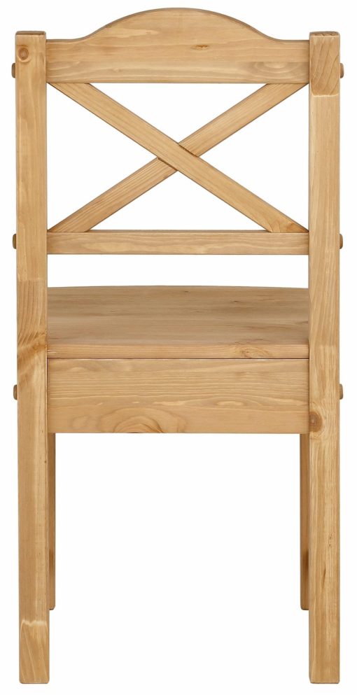 Zestaw czterech drewnianych krzeseł