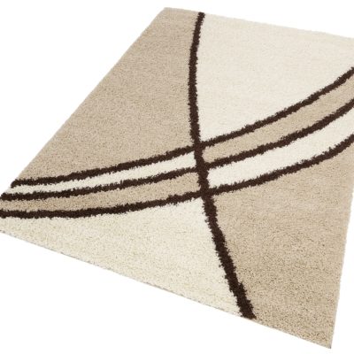 Gęsty, puszysty dywan ze wzorem