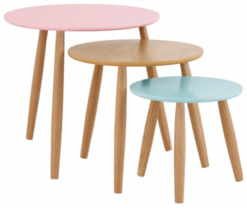 Zestaw trzech stolików w pastelowych kolorach