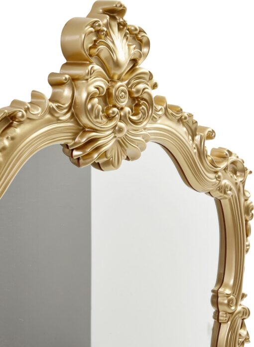 Duże lustro ze złotą ramą w stylu barokowym