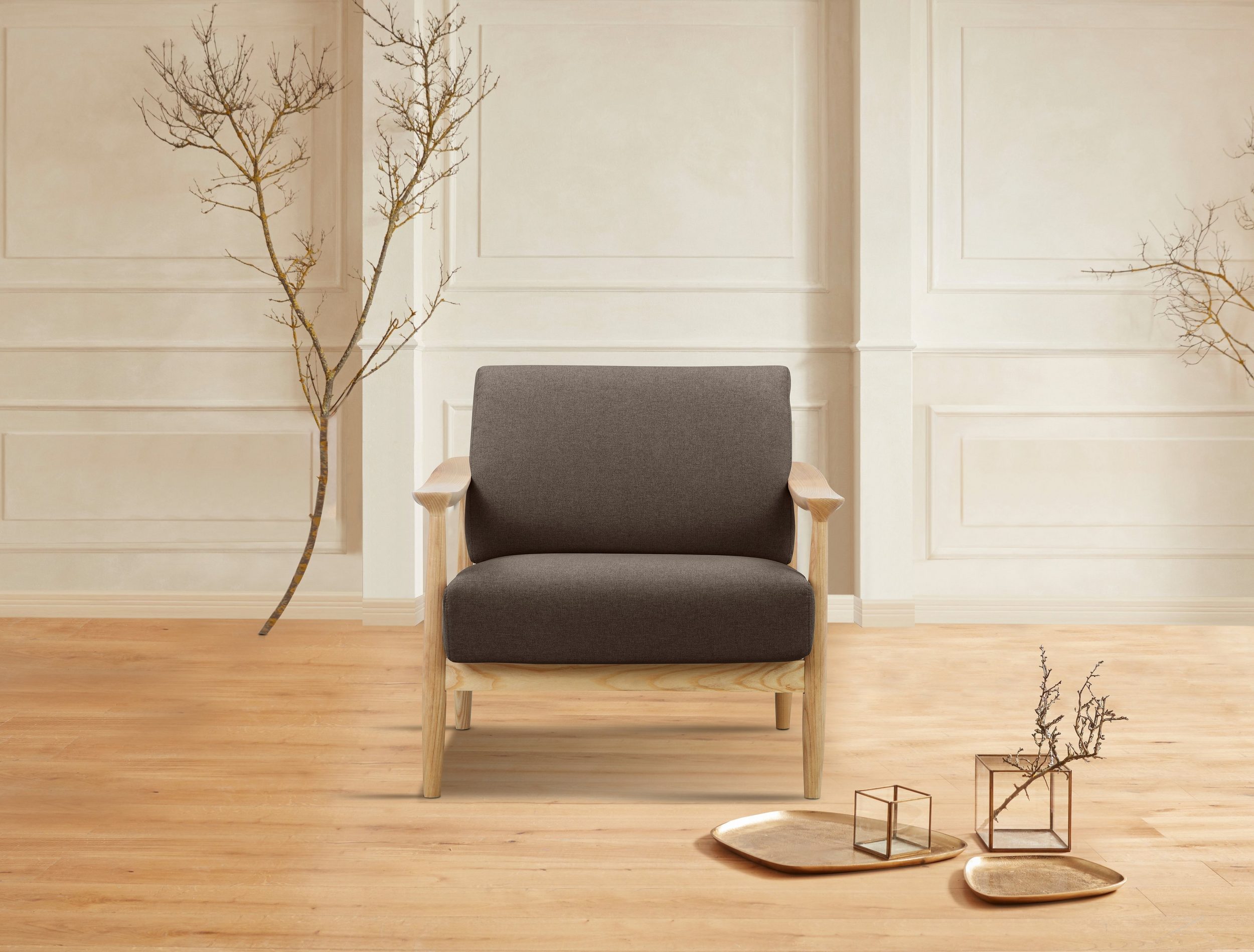 fotel brązowy w stylu retro