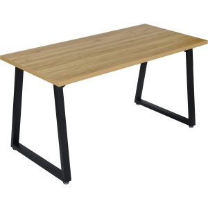 stół do jadalni z czarnymi metalowymi nogami