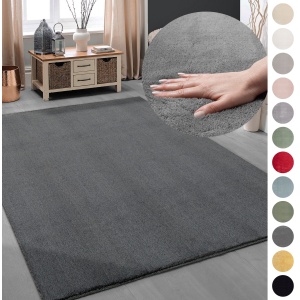 miękki ciemnoszary dywan