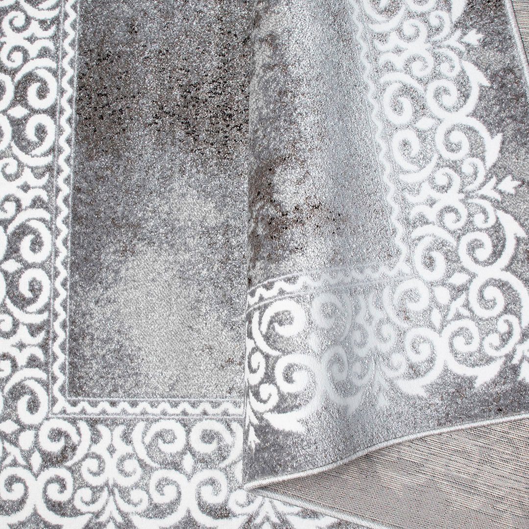 szary dywan ze wzorem